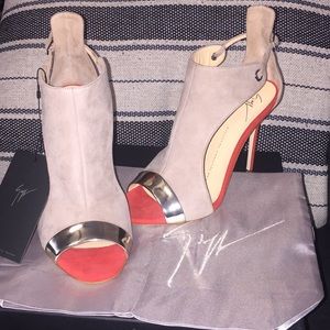 Giuseppe Zanotti Italian suede heels